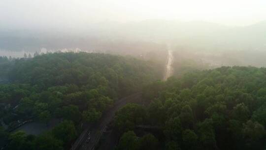 杭州西湖净慈寺早上雾景航拍