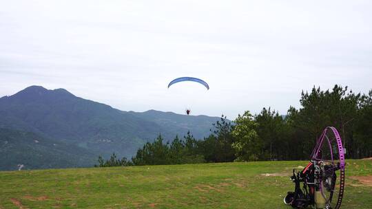 动力滑翔伞 基地 山顶美景 飞行
