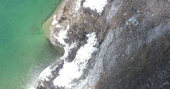 藏区航拍特大地寺庙湖水牛羊马群森林房屋