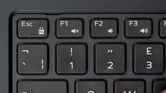 顶视图手指按压Esc按钮键盘视频素材模板下载