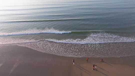 海浪沙滩