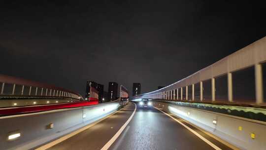 城市夜晚开车第一视角汽车窗外沿途风景马路