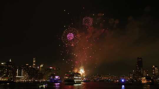 7月4日，烟花，纽约，河