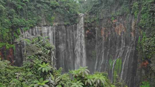 Tumpak SeWu，无人机，印度尼西