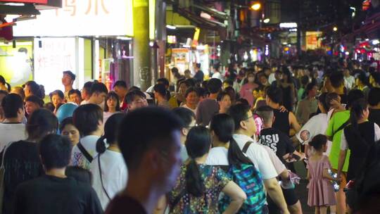 人来人往 夜市人流 游客人潮