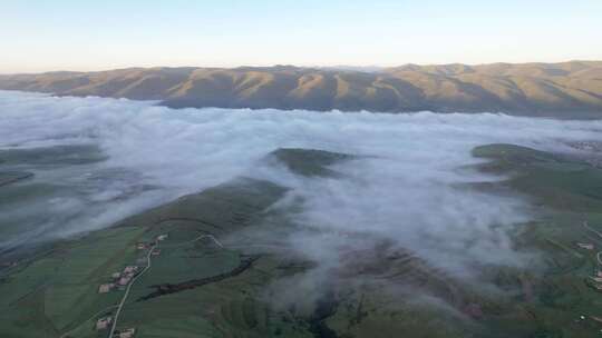 航拍川西自然山峰云海草原田园风景