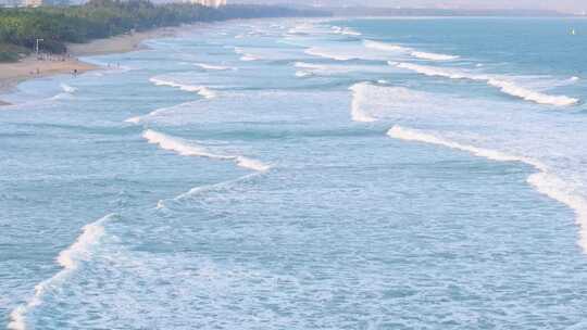 海边  海浪 海南旅游