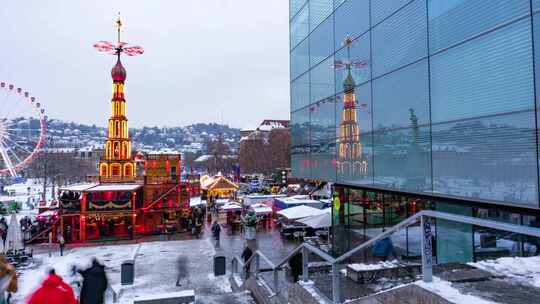 德国斯图加特的动态拍摄，白雪皑皑的圣诞市