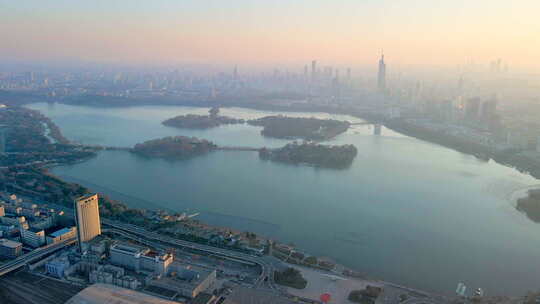 俯瞰南京玄武湖城市风光视频素材模板下载