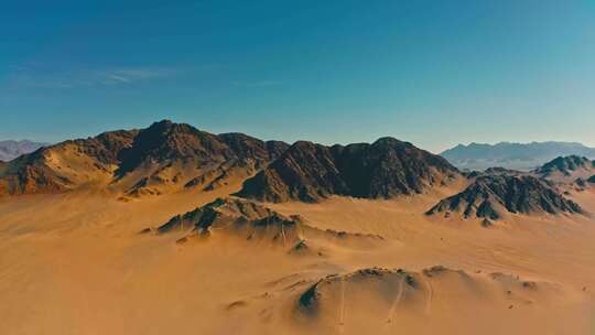 青海甘肃黑独山鸟瞰全景