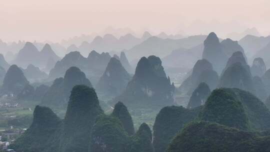 水墨山峰