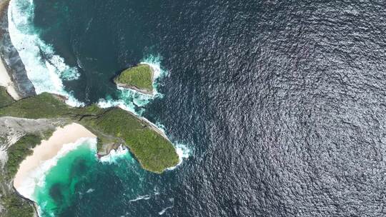 东南亚印尼巴厘岛佩尼达岛精灵坠崖自然风景