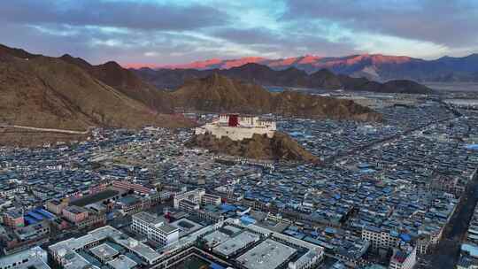 西藏日喀则宗山遗址古堡蓝调日出高空航拍