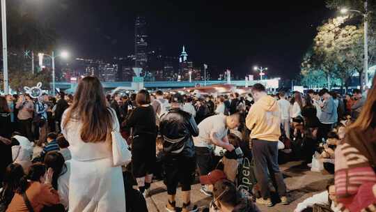 香港跨年夜人头蹿动街景