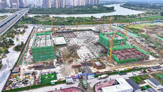 航拍工地建设施工塔吊建筑材料钢筋农民工