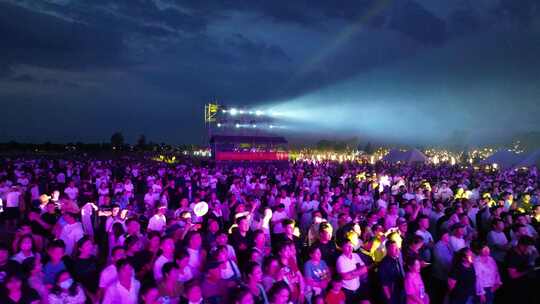 音乐节蹦迪演唱会现场