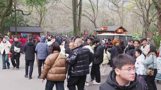 4k飞来峰灵隐寺售票处广场