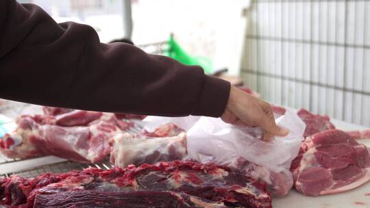 农村猪肉档口卖猪肉给钱视频素材模板下载
