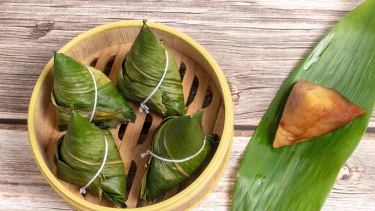 端午佳节粽子与包粽子馅料食材视频素材模板下载