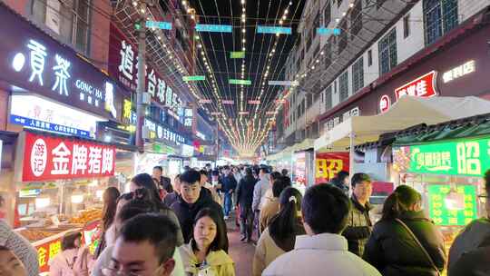 云南昆明双桥夜市实拍夜市经济地摊经济