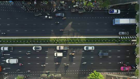 俯拍城市交通道路