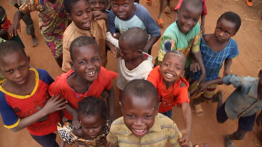 快乐的非洲儿童