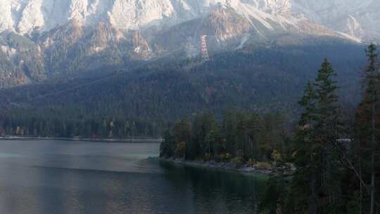 Bavaria， Lake Eibsee Island黄金时段|4K

D-LOG-完美的颜色分级！

23.976fps

真实的视频素材模板下载