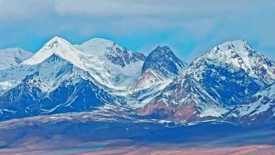 帕米尔高原的雪山