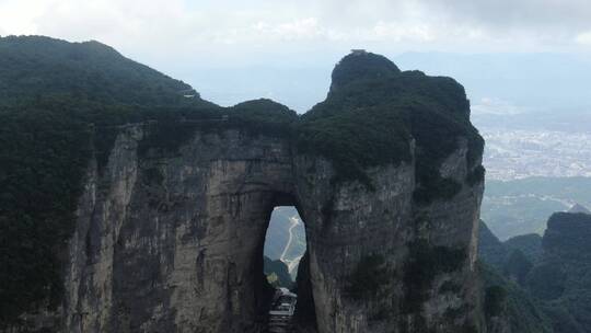 湖南张家界天门山天门洞航拍