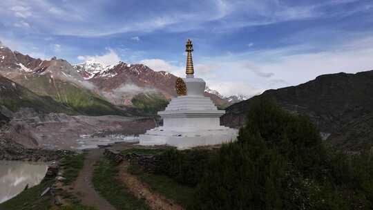 来古冰川风景区清晨航拍