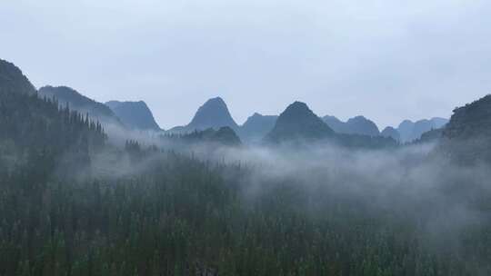 清晨的万峰林景区