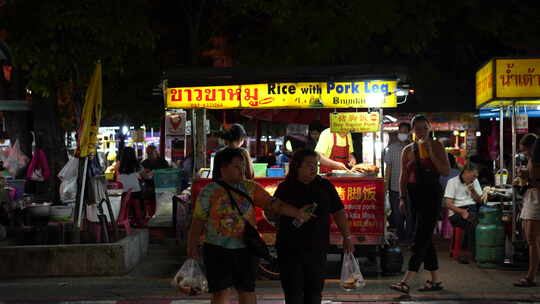 泰国曼谷清迈夜市小吃街路边摊摆摊美食