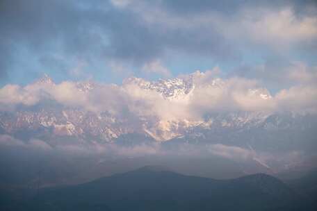 玉龙雪山日出延时