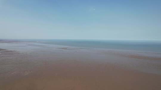 大海海边沙滩自然风光蓝天白云航拍
