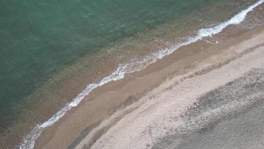 青海海南青海湖水浪湖水航拍视频