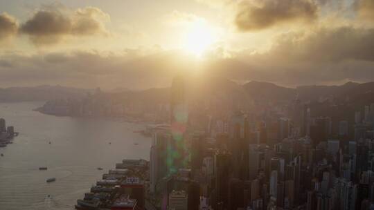 香港港岛城市航拍日出丁达尔光