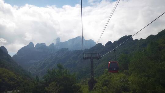 湖南张家界天门山索道观光车