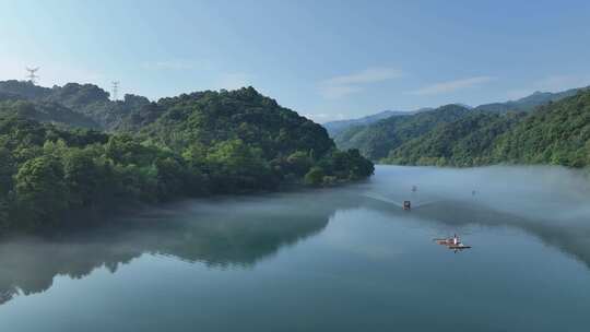 夏季郁郁葱葱的雾漫小东江唯美中国山水风光