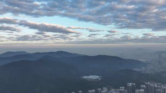 珠海香洲区清晨远山航拍