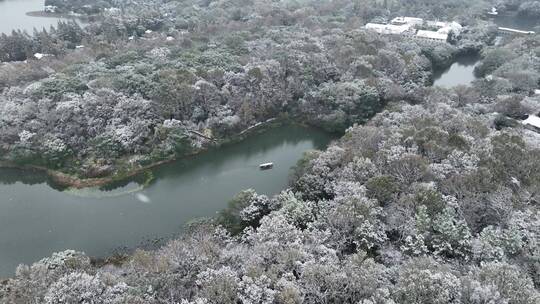 航拍西湖大雪