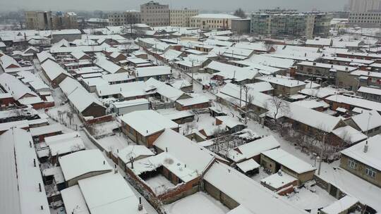 雪景城市平房航拍景象