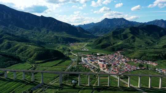 航拍美丽乡村 田园风光  绿水青山