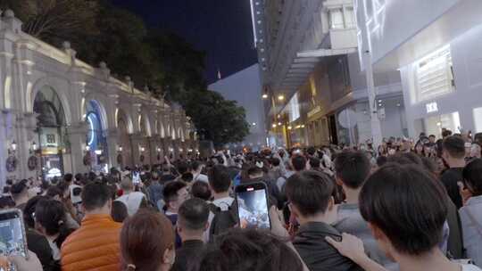 香港跨年夜人头蹿动街景