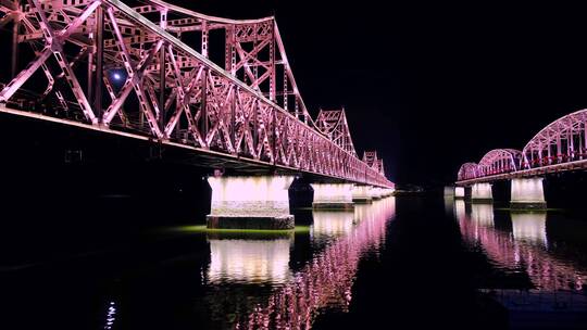 丹东鸭绿江铁桥城市建筑夜景灯光秀