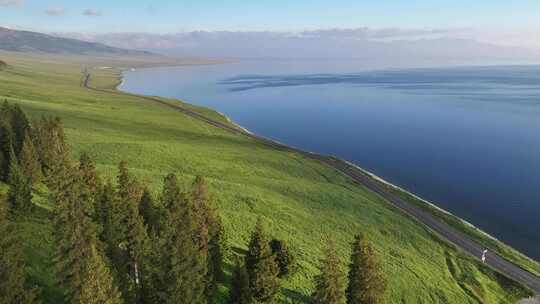 新疆赛里木湖草原公路旅行自然风光航拍