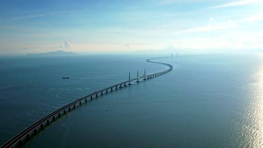 粤港澳大湾区珠海港珠澳大桥海上蜿蜒巨龙