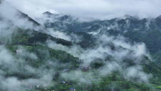 航拍雨后山村云雾 4k 超清素材