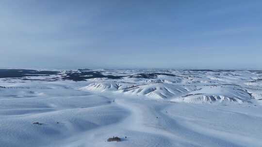 航拍寒冬辽阔的茫茫大雪原