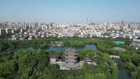 航拍济南大明湖5A景区