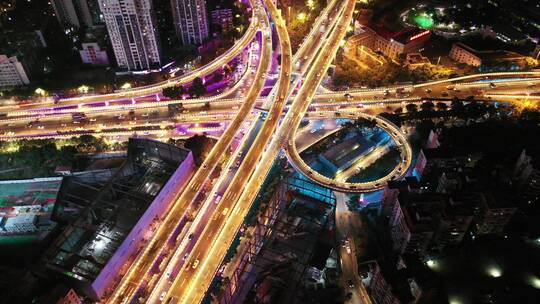广州市中心城区航拍立交桥夜晚的车流 俯拍